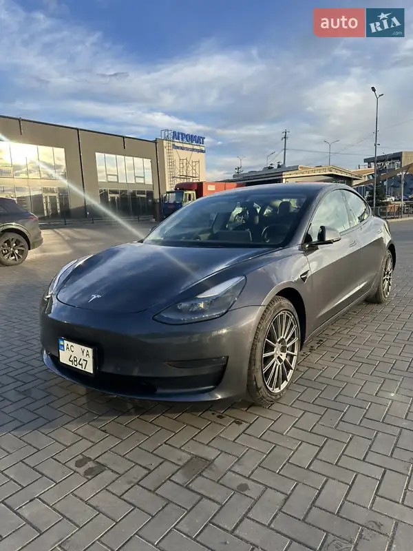 Tesla Model 3