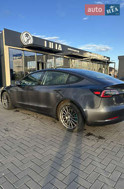 Седан Tesla Model 3 2021 в 