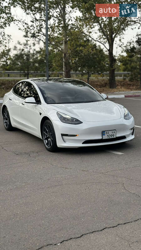 Tesla Model 3 2021