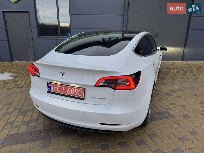 Седан Tesla Model 3 2019 в Тернополі