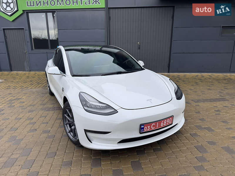 Седан Tesla Model 3 2019 в Тернополі
