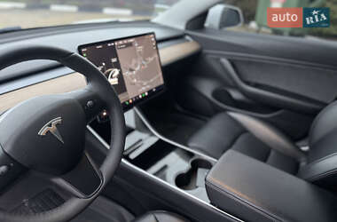 Седан Tesla Model 3 2019 в 
