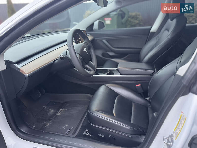 Седан Tesla Model 3 2019 в Тернополі