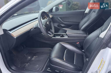 Седан Tesla Model 3 2019 в 