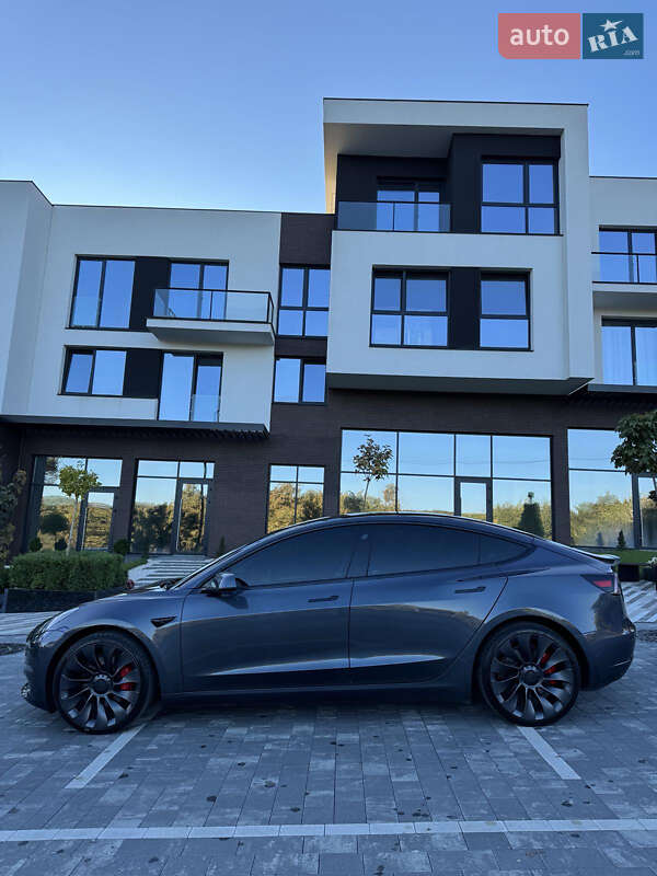 Седан Tesla Model 3 2022 в Тернополе