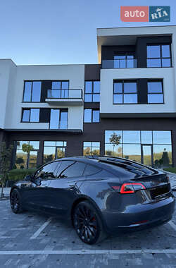 Седан Tesla Model 3 2022 в Тернополе