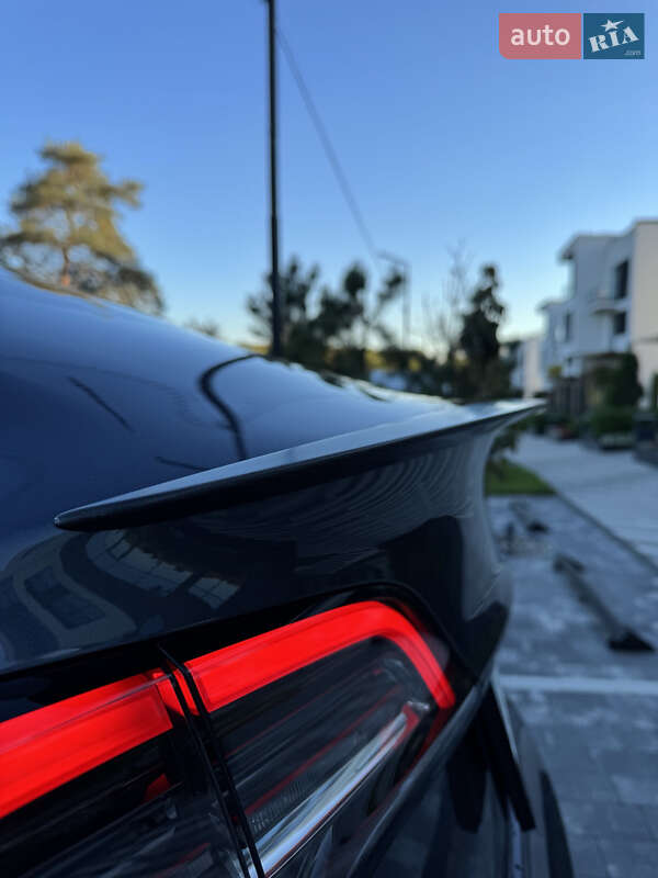 Седан Tesla Model 3 2022 в Тернополе