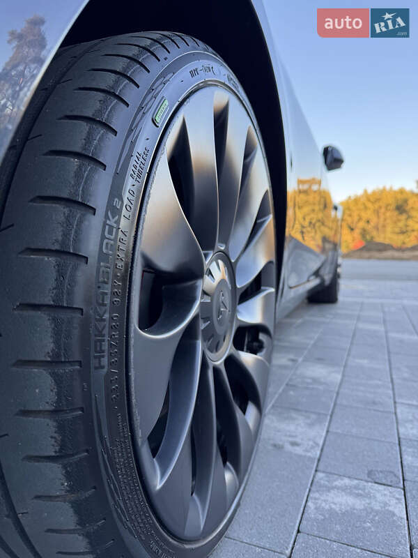 Седан Tesla Model 3 2022 в Тернополе