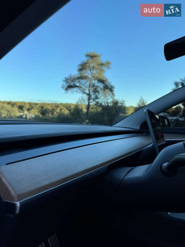 Седан Tesla Model 3 2022 в Тернополе