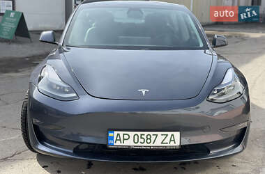 Седан Tesla Model 3 2021 в 