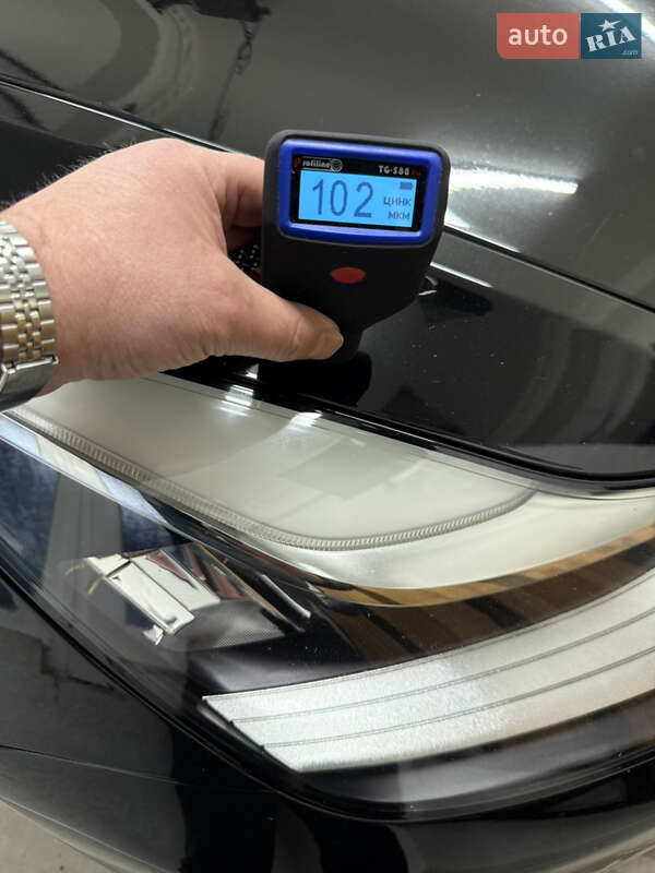 Седан Tesla Model 3 2018 в Умани