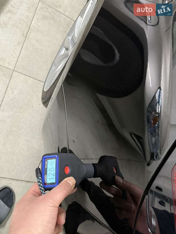Седан Tesla Model 3 2018 в Умани