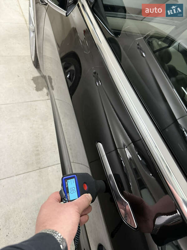 Седан Tesla Model 3 2018 в Умани