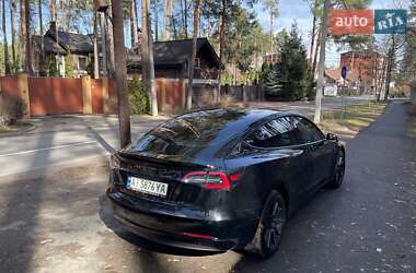 Седан Tesla Model 3 2021 в 