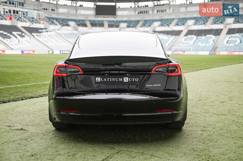 Седан Tesla Model 3 2022 в Одессе