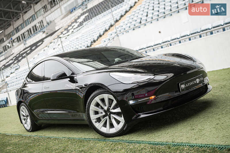 Седан Tesla Model 3 2022 в Одессе