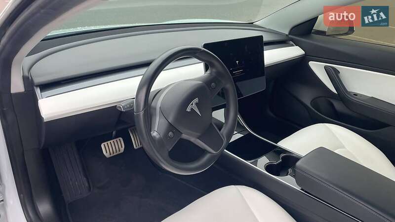 Седан Tesla Model 3 2018 в Одессе