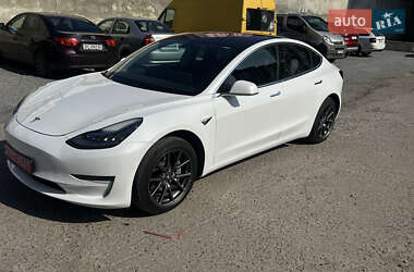 Седан Tesla Model 3 2018 в Львове