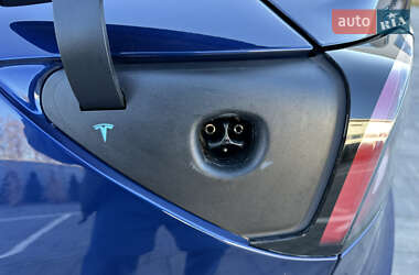 Седан Tesla Model 3 2019 в 