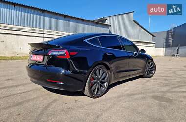 Седан Tesla Model 3 2019 в Киеве