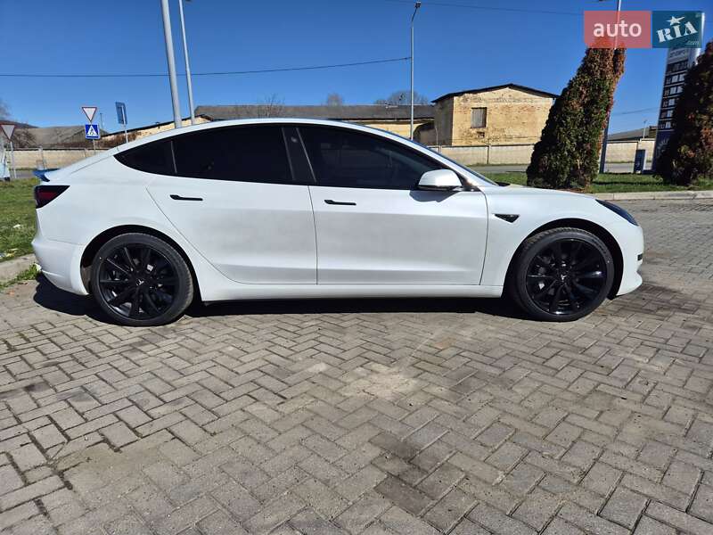 Седан Tesla Model 3 2020 в Мукачевому фото 12 Седан Tesla Model 3 2020 в Мукачевому
