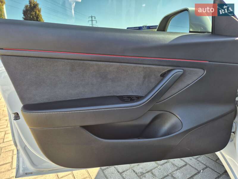 Седан Tesla Model 3 2020 в Мукачевому фото 19 Седан Tesla Model 3 2020 в Мукачевому