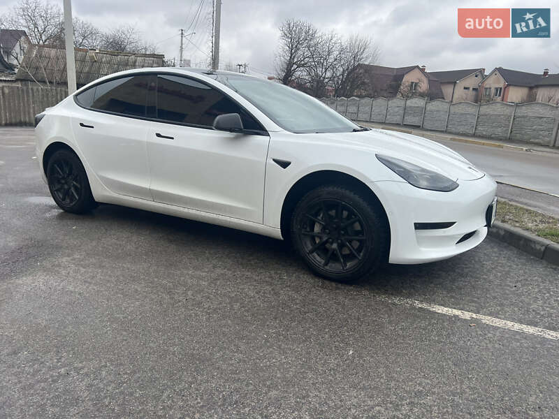Седан Tesla Model 3 2021 в Киеве фото 3 Седан Tesla Model 3 2021 в Киеве