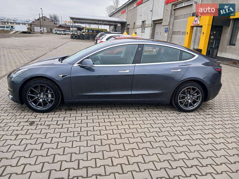 Седан Tesla Model 3 2019 в Коломые