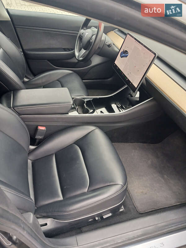 Седан Tesla Model 3 2019 в Коломые
