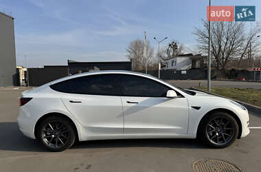 Седан Tesla Model 3 2022 в Киеве