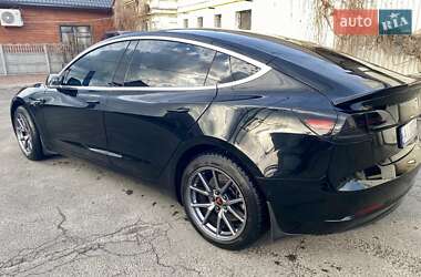 Седан Tesla Model 3 2018 в Броварах