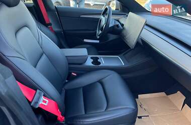 Седан Tesla Model 3 2021 в 