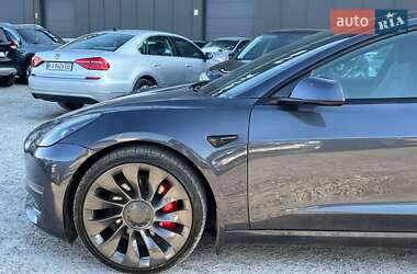 Седан Tesla Model 3 2021 в 