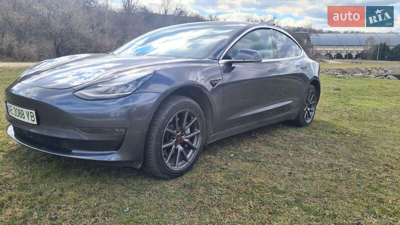 Седан Tesla Model 3 2019 в Дніпрі