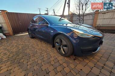 Седан Tesla Model 3 2019 в Киеве