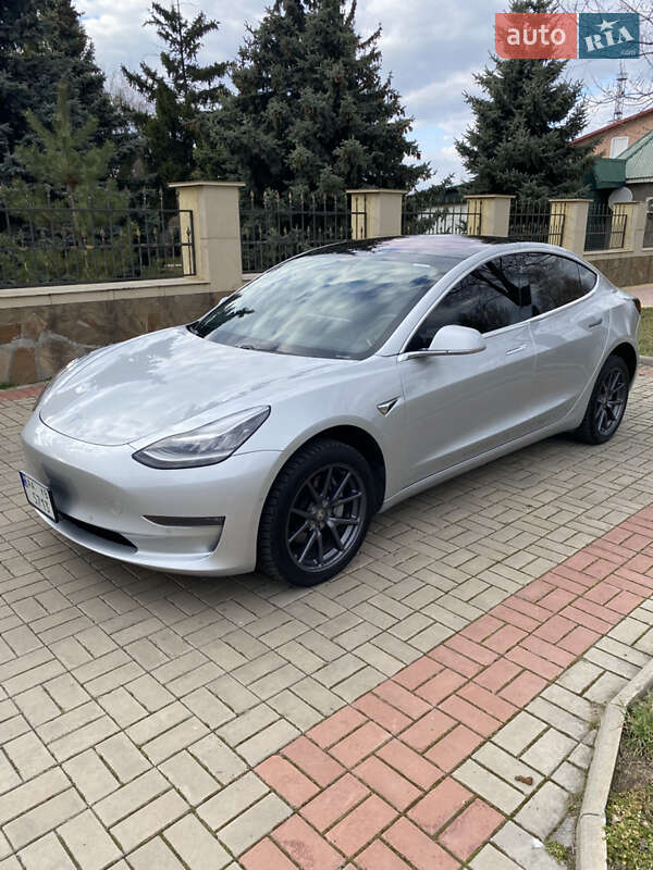 Седан Tesla Model 3 2018 в 