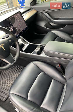 Седан Tesla Model 3 2018 в 