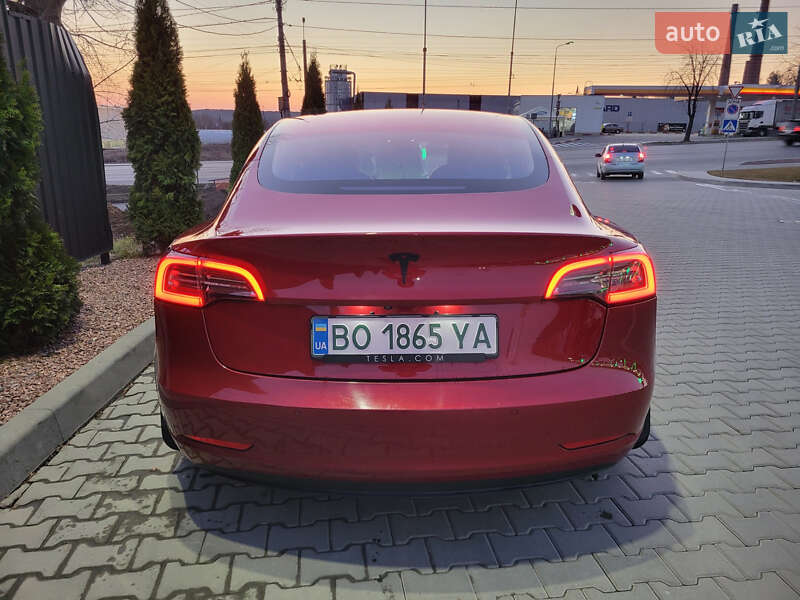 Седан Tesla Model 3 2018 в Тернополі
