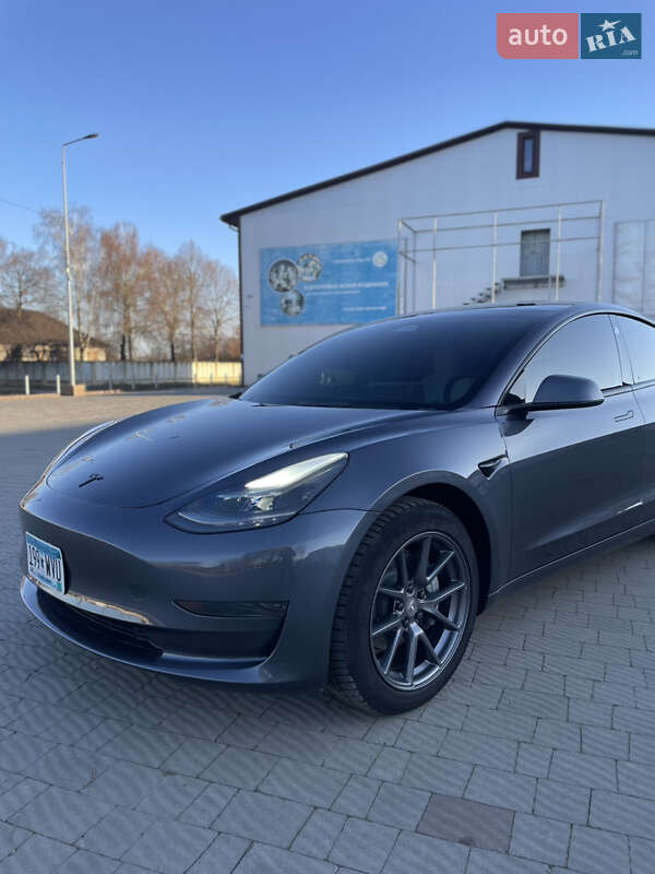 Tesla Model 3 2023