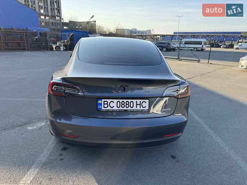 Седан Tesla Model 3 2019 в Львове