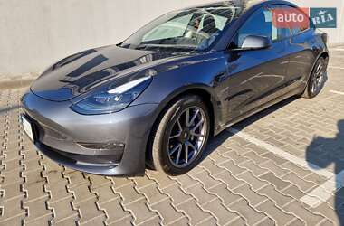 Седан Tesla Model 3 2023 в 