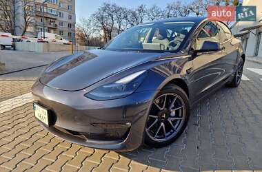 Седан Tesla Model 3 2023 в 