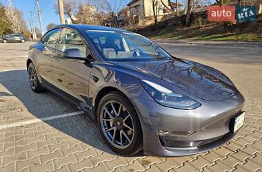 Седан Tesla Model 3 2023 в 