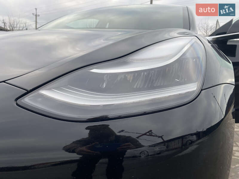 Седан Tesla Model 3 2019 в Городке