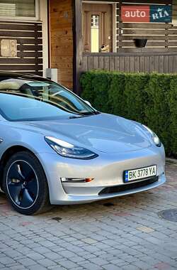 Седан Tesla Model 3 2018 в 