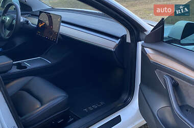 Седан Tesla Model 3 2021 в 