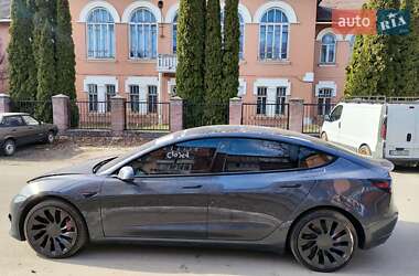 Седан Tesla Model 3 2022 в 