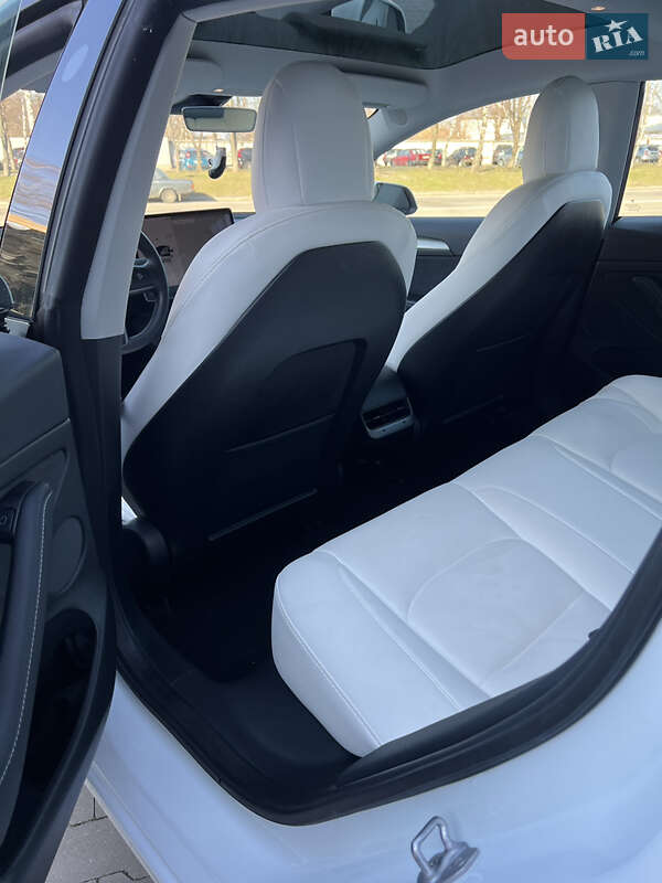 Седан Tesla Model 3 2021 в Білій Церкві