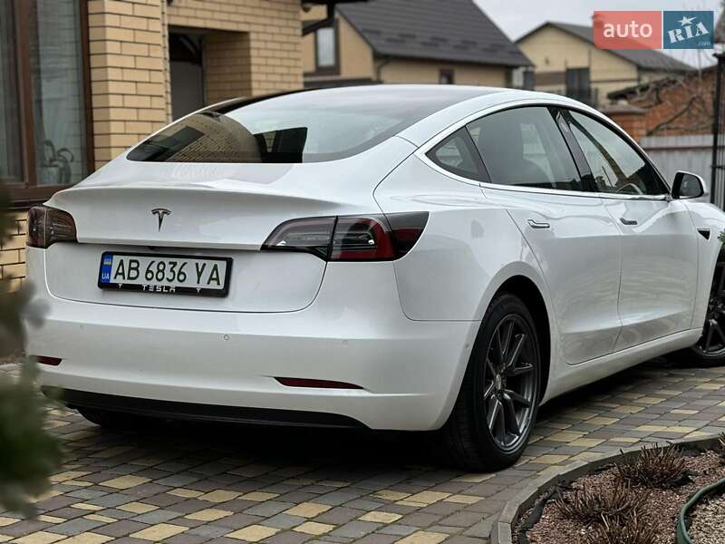 Седан Tesla Model 3 2020 в Вінниці