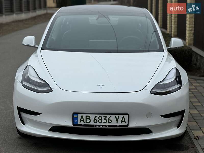 Седан Tesla Model 3 2020 в Вінниці